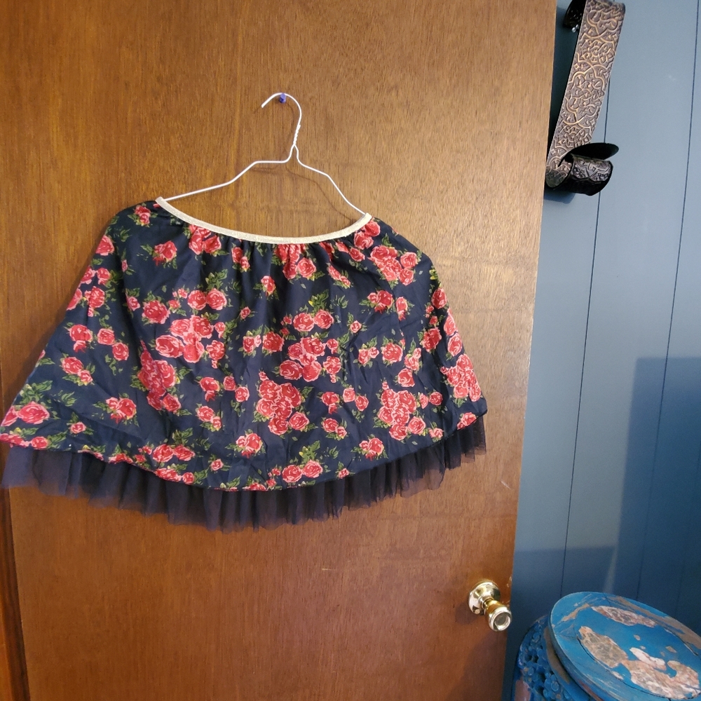 ❤ 3 for 15 ❤ Super cute floral skirt